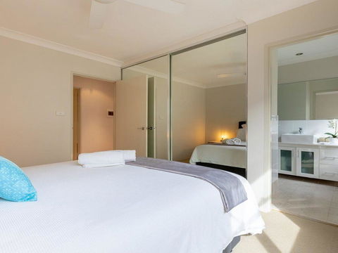 Shore To Please - Comfort, Cafes And Beaches - New Castle Holiday 1