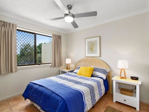 SHORELINE 3 - New Castle Holiday 2