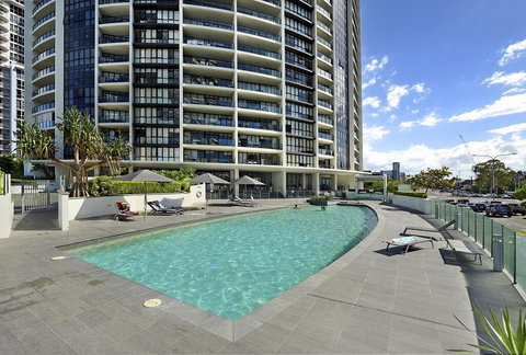 Sierra Grand Broadbeach - New Castle Holiday 1