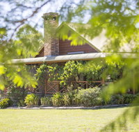 Silky Oak Cottage - New Castle Holiday