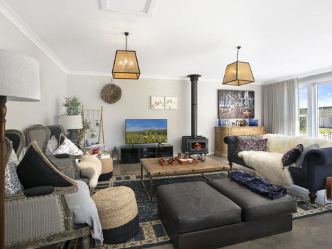 Silky Oak Villa - Spacious & Beautifully Decorated - New Castle Holiday 0