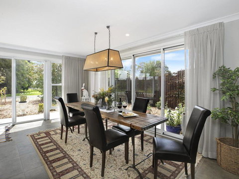 Silky Oak Villa - Spacious & Beautifully Decorated - New Castle Holiday 2