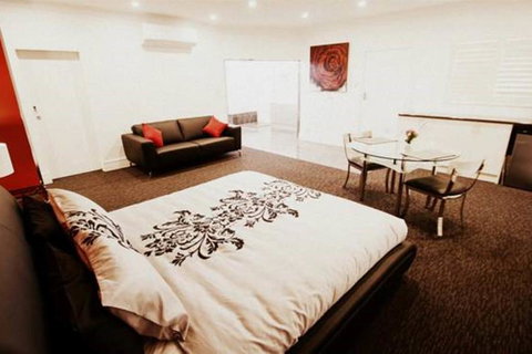 Silver Haven Motor Inn - New Castle Holiday 2