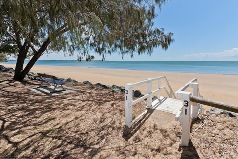 Silver Sands Apartments - New Castle Holiday 3