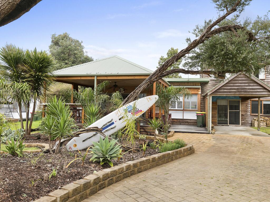 Silverleaves VIC New Castle Holiday