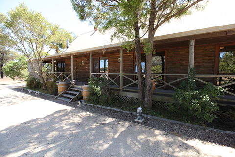Silverpoint Accommodation - New Castle Holiday 1