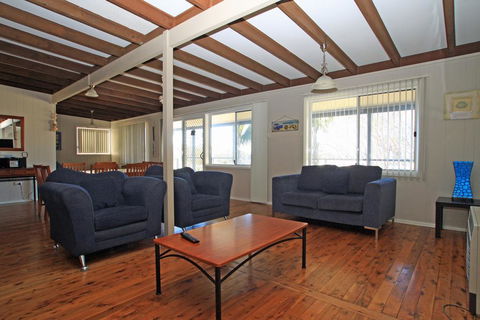 Silversands Beach House - New Castle Holiday 2