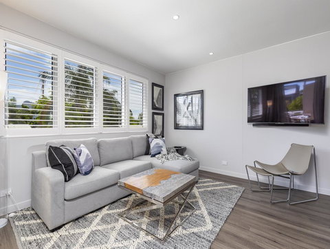 Sleek, Modern And Comfortable On Hastings Street - New Castle Holiday 3