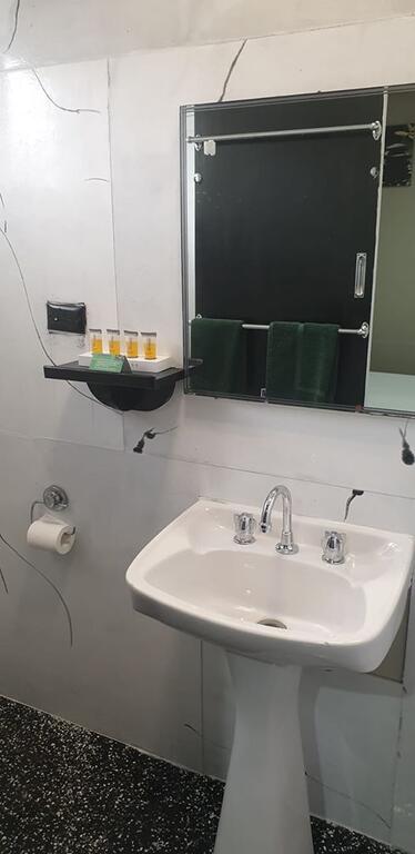 Smerdon Lodge Motel - New Castle Holiday 3