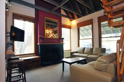 Smoko - New Castle Holiday 1