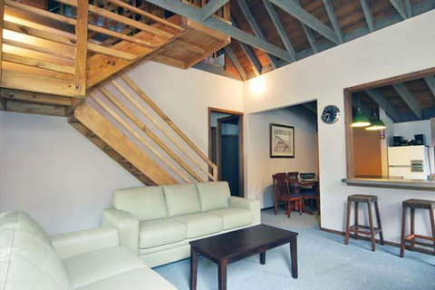 Smoko - New Castle Holiday 3