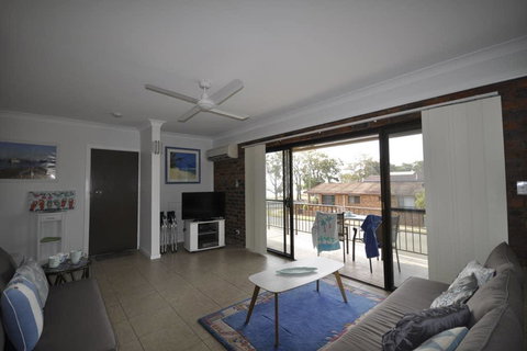 Smooth Sailing - New Castle Holiday 3