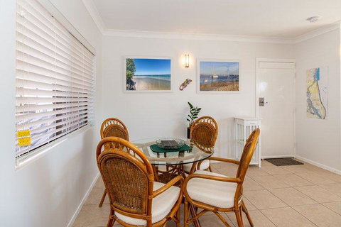 Smooth Sailing - New Castle Holiday 1