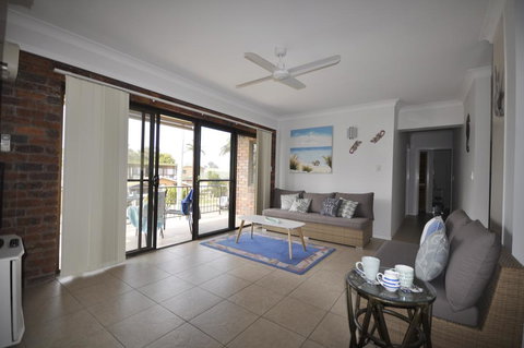 Smooth Sailing - New Castle Holiday 2