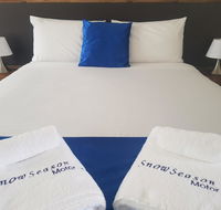 Snow Season Motor Inn - New Castle Holiday