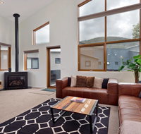 Snow Stream Apartments - New Castle Holiday