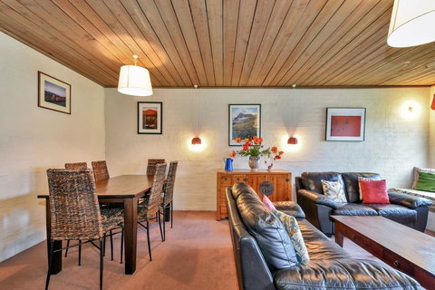 Snowgums 06 - New Castle Holiday 2