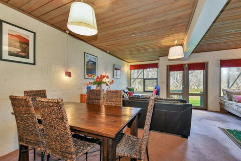 Snowgums 06 - New Castle Holiday 3