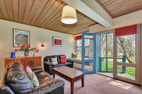 Snowgums 06 - New Castle Holiday 0