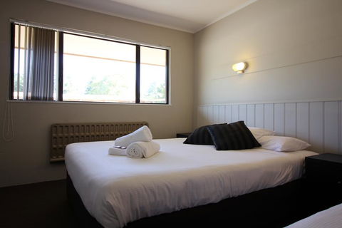 Snowy Mountains Resort And Function Centre - New Castle Holiday 2