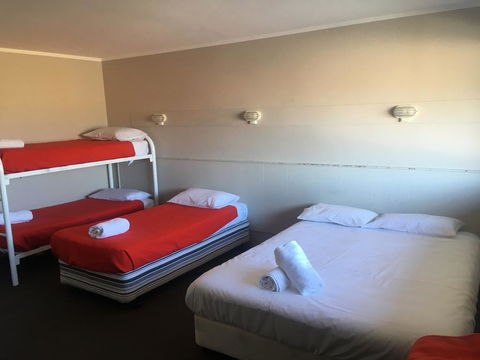 Snowy Mountains Resort And Function Centre - New Castle Holiday 1