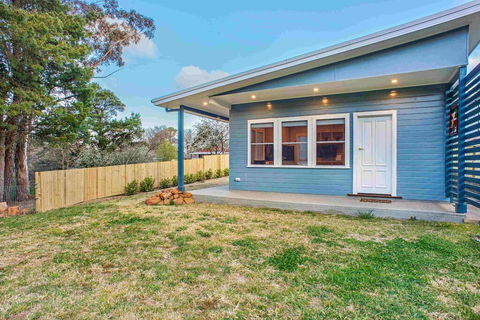 Sofia-Rose And Cottage - New Castle Holiday 1