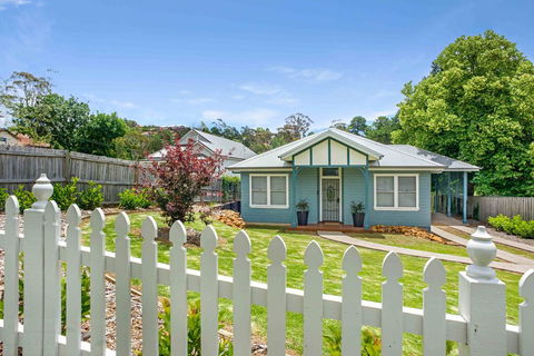 Sofia-Rose And Cottage - New Castle Holiday 3