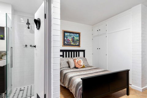 Soho Chic Apartment - New Castle Holiday 2