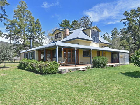 Soldiers Cottage Picturebook Vineyard Home - New Castle Holiday 0