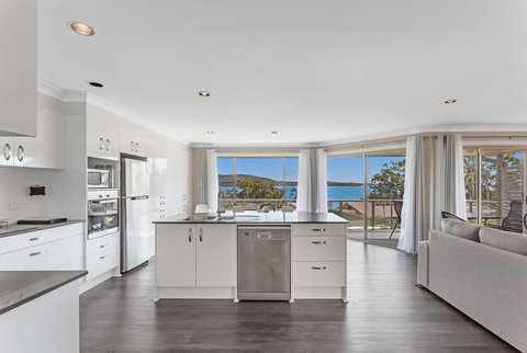 Soldiers Point Spectacular - New Castle Holiday 2