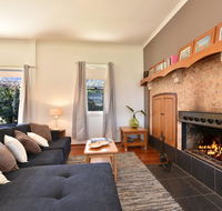 Somerville Wines Farmstay in Broke super cute house on working farm. Walk for miles. - New Castle Holiday