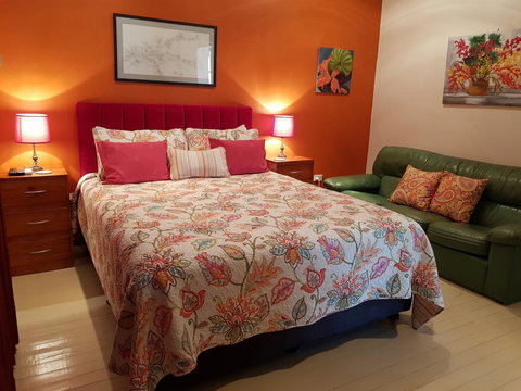 Sonja's Bed And Breakfast - New Castle Holiday 3