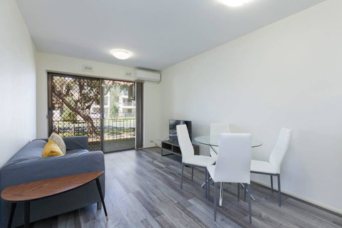 South Perth Perfect Location Free WIFI & Parking - New Castle Holiday 0