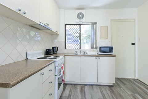South Perth Perfect Location Free WIFI & Parking - New Castle Holiday 2