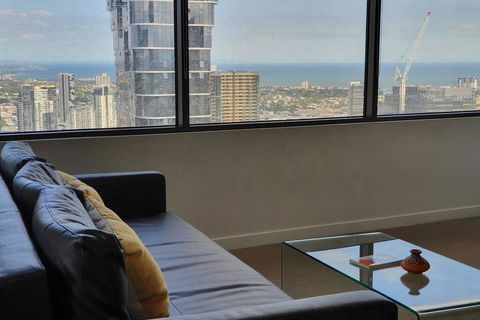 Southern Cross Flat With Sky, City, And Sea Views - New Castle Holiday 3