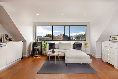 Spacious 2 Bed House, 2 AC And Free Street Parking - New Castle Holiday 0