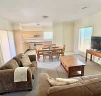 Spacious 2 Bed 2 Bath Villa - Central Location - Quiet - New Castle Holiday