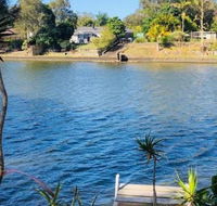 Spacious 2 Bedroom Beach Side Apartment - Close to shopping Centre with Coles Health Food Shop Sushi Pizza Cafes Hairdresse - New Castle Holiday