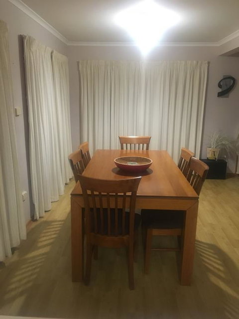 Spacious And Central To CBD - New Castle Holiday 2