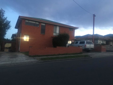 Spacious And Central To CBD - New Castle Holiday 3