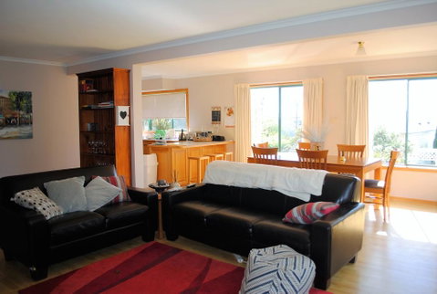 Spacious And Central To CBD - New Castle Holiday 0