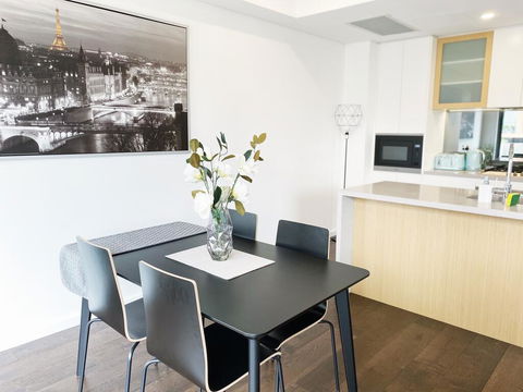 Spacious Apt Near DarlingHarbour & FishMarket - New Castle Holiday 2