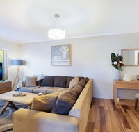 Spacious Renovated Apartment In Quiet Area - New Castle Holiday