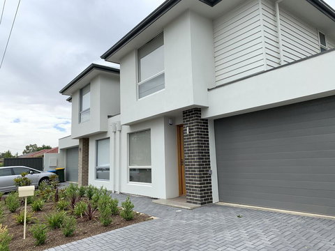 Spacious Rooms Home-Stay With Free Wifi - New Castle Holiday 1