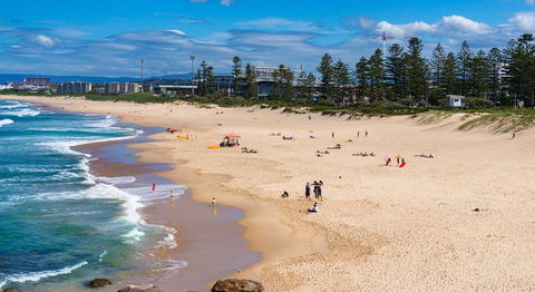 Spacious Townhouse In Wollongong - New Castle Holiday 2