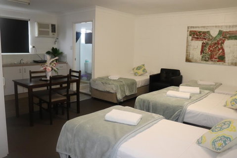 Spanish Lace Motor Inn - New Castle Holiday 2