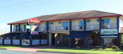 Spanish Lace Motor Inn - New Castle Holiday 3