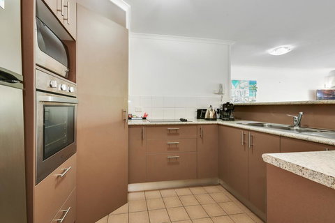 Spinnaker Apartments - New Castle Holiday 3