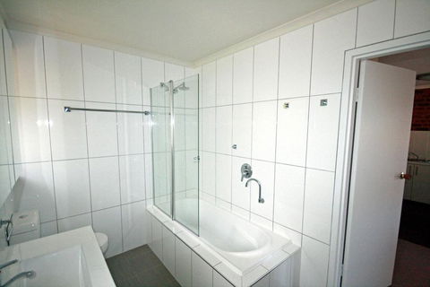 Sponars Onshore Apartment 1 - FREE Unlimited WIFI - New Castle Holiday 1