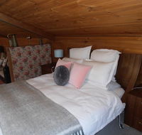 Springmead Rustic Cabin - New Castle Holiday